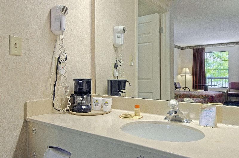 Days Inn & Suites By Wyndham Fort Valley 3