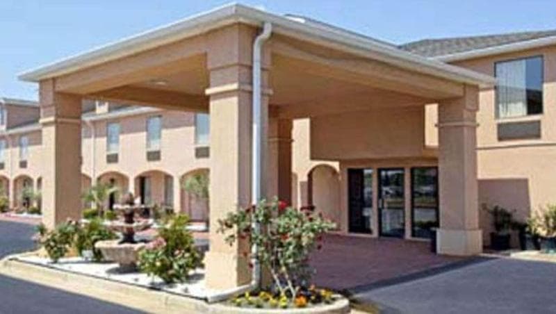 Gray Inn And Suites 1