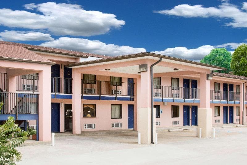 Days Inn By Wyndham Camilla 5