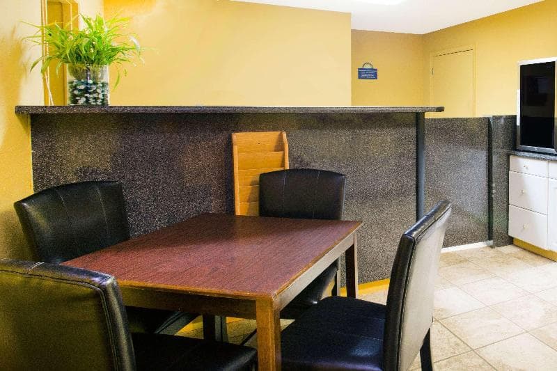 Days Inn By Wyndham Camilla 4