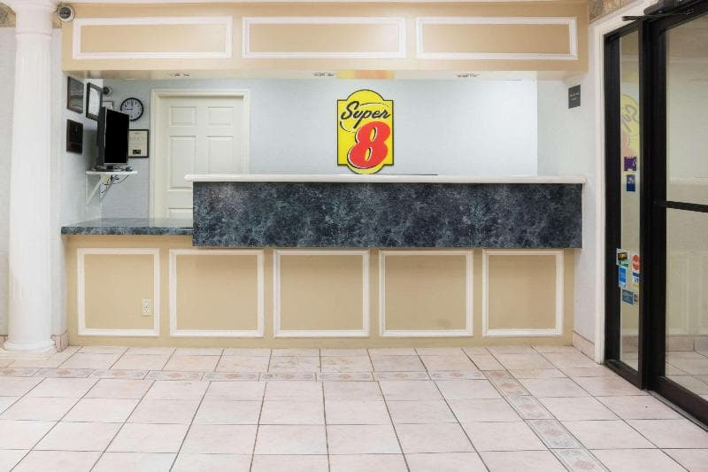 Super 8 By Wyndham Sealy 5