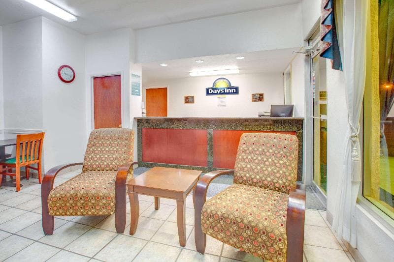 Days Inn By Wyndham Okemah 4