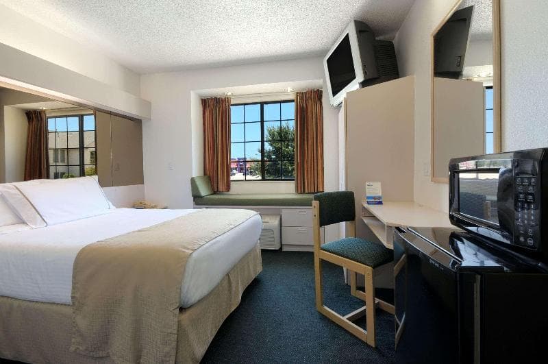 Microtel Inn & Suites by Wyndham Arlington/Dallas Area 3