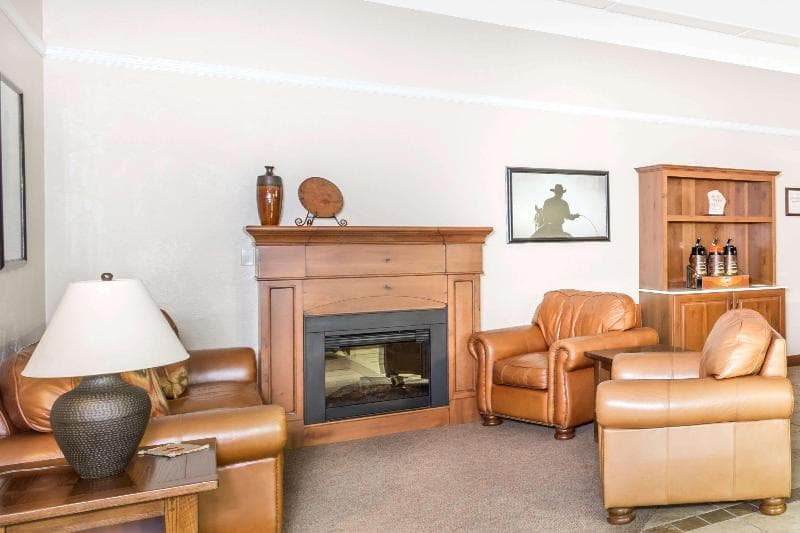 Super 8 By Wyndham Salina/Scenic Hills Area 3