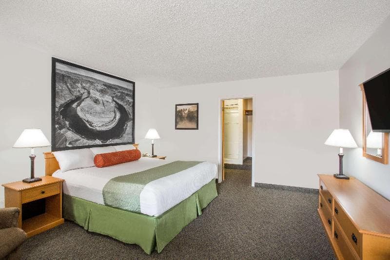 Super 8 By Wyndham Salina/Scenic Hills Area 5