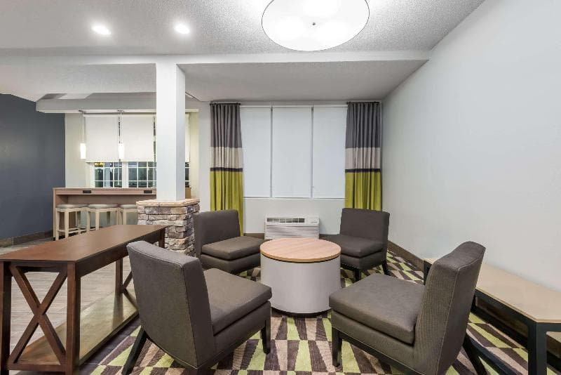 Microtel Inn & Suites By Wyndham New Martinsville 5