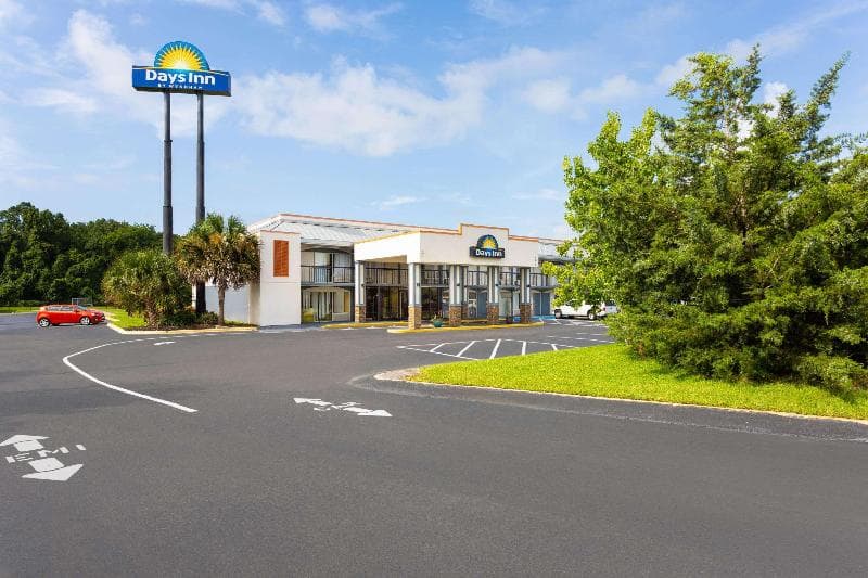 Days Inn by Wyndham Wildwood I-75 4