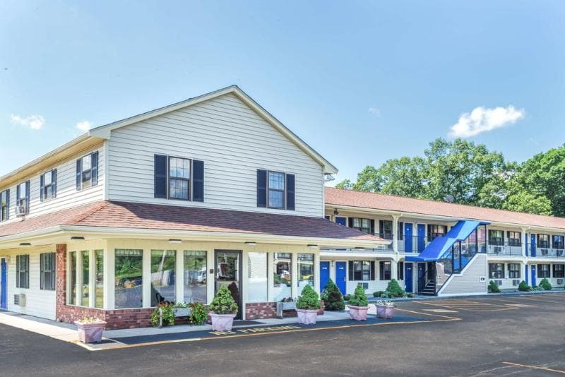 Knights Inn North Attleboro main