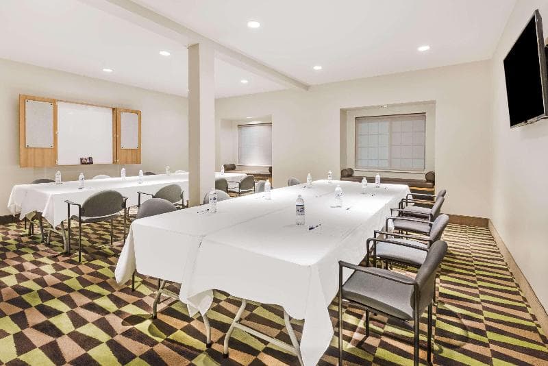 Microtel Inn & Suites By Wyndham Beaver Falls photo 1
