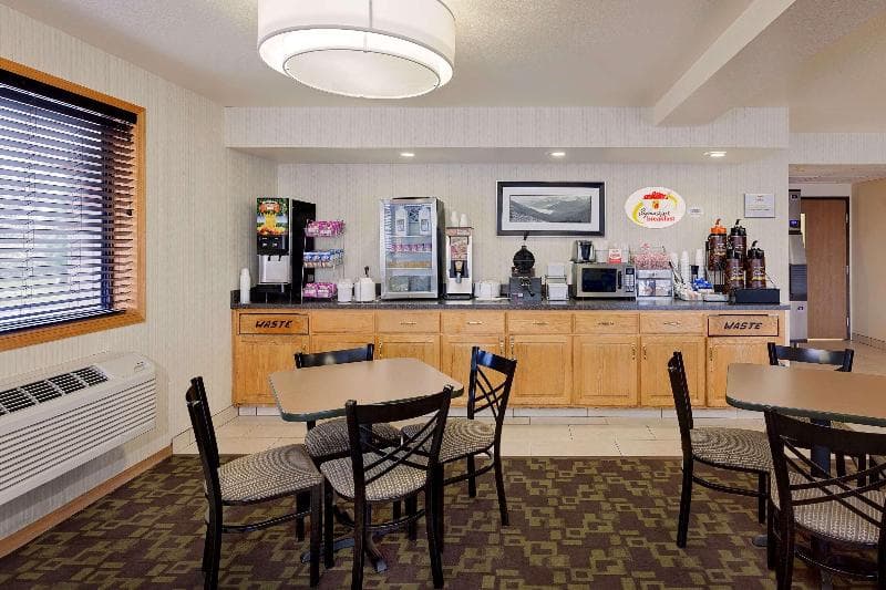 Super 8 By Wyndham Lebanon photo 1
