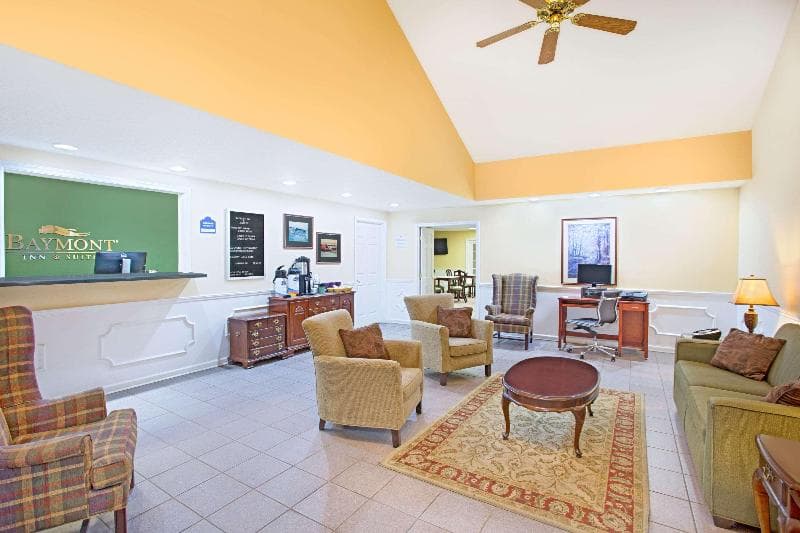 Baymont By Wyndham Forest City 5