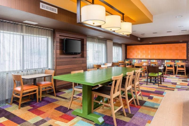 Fairfield Inn & Suites Lincoln 3