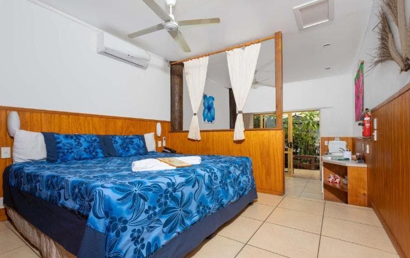 Castaway Resort 3