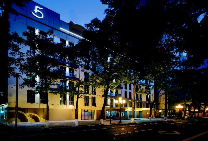 Ln Hotel Five 5