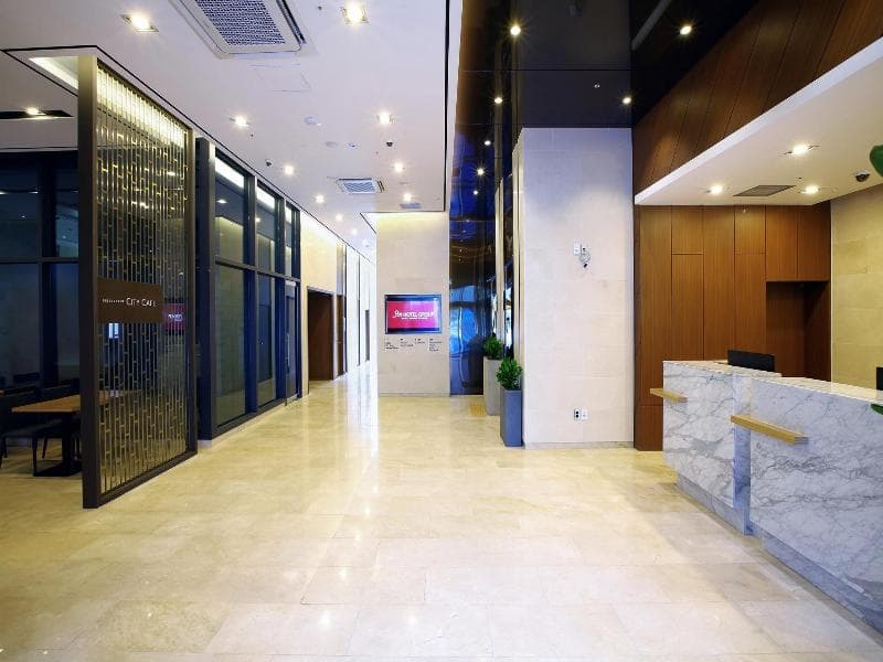 On City Hotel 2