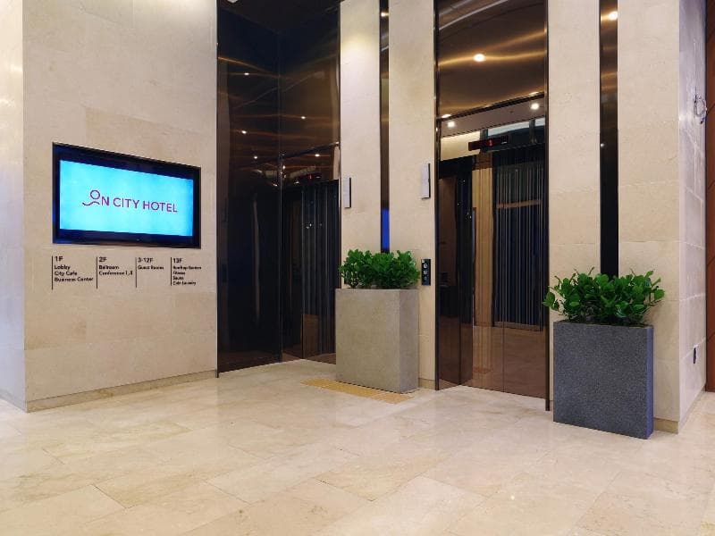 On City Hotel 3