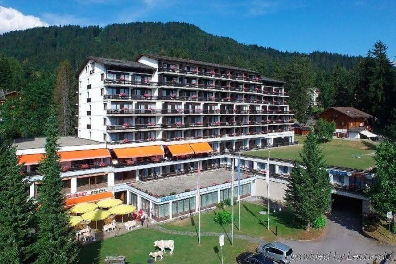 Victoria Hotel And Residence photo 1