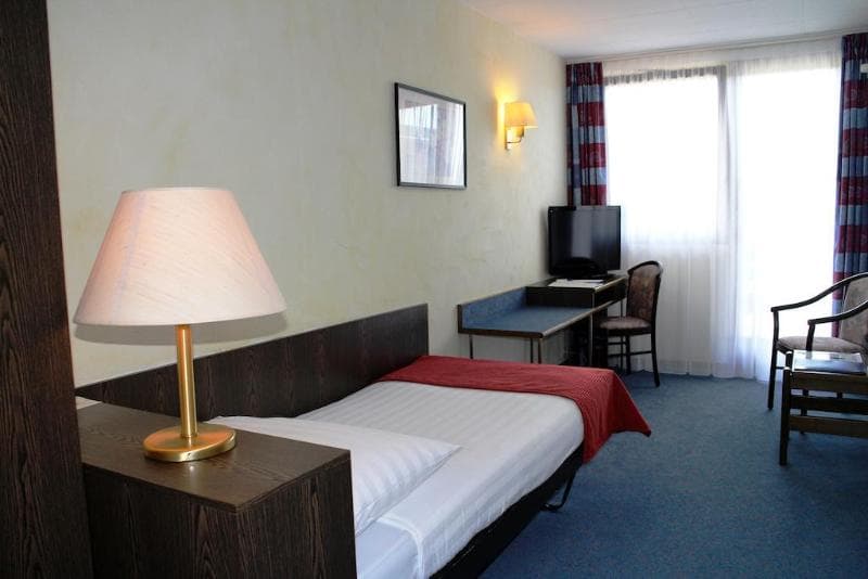 Victoria Hotel And Residence 5