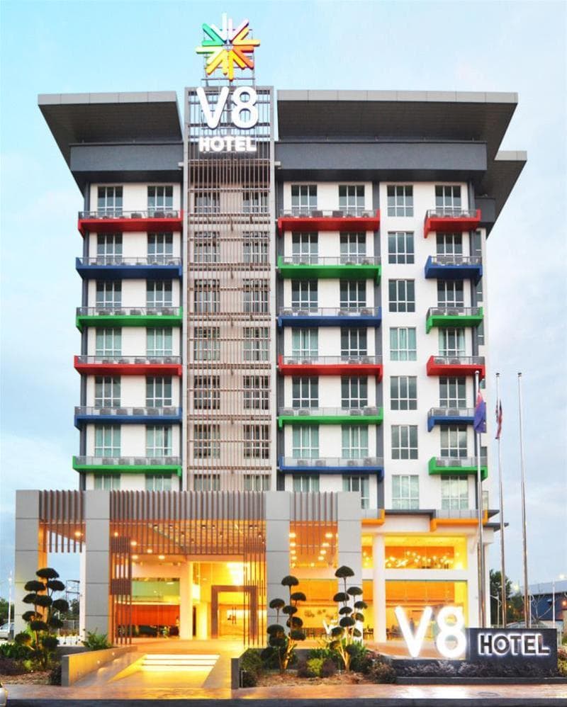 V8 Hotel 1