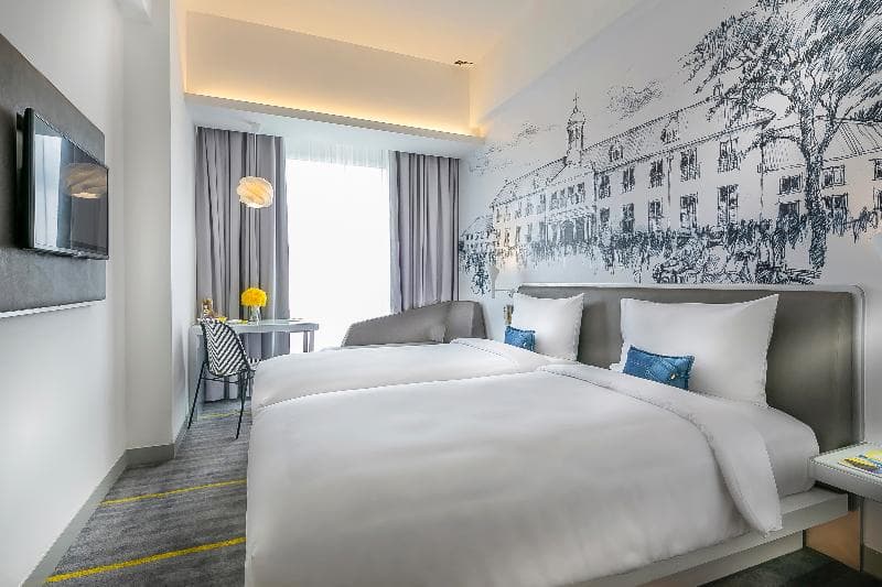 Yello Hotel Harmoni 4