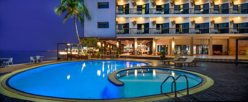 The Loft Seaside Sriracha Hotel main