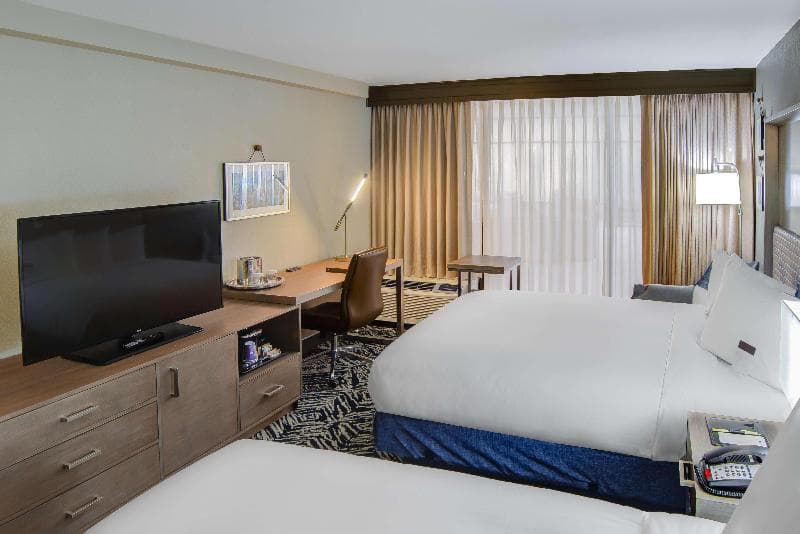 DoubleTree by Hilton Harrisonburg 5