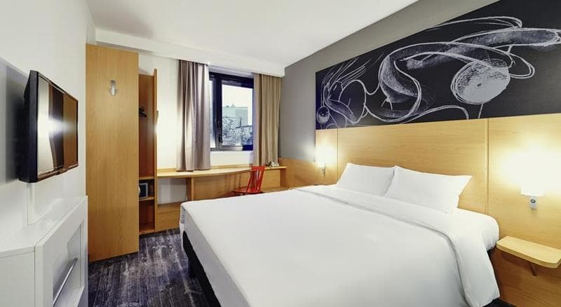 Ibis Yerevan Center 5