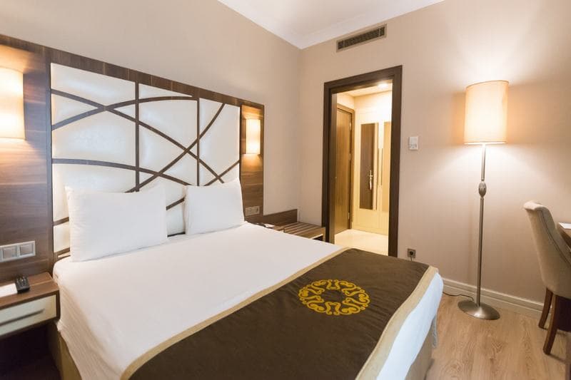 The Grand Mira Hotel 4