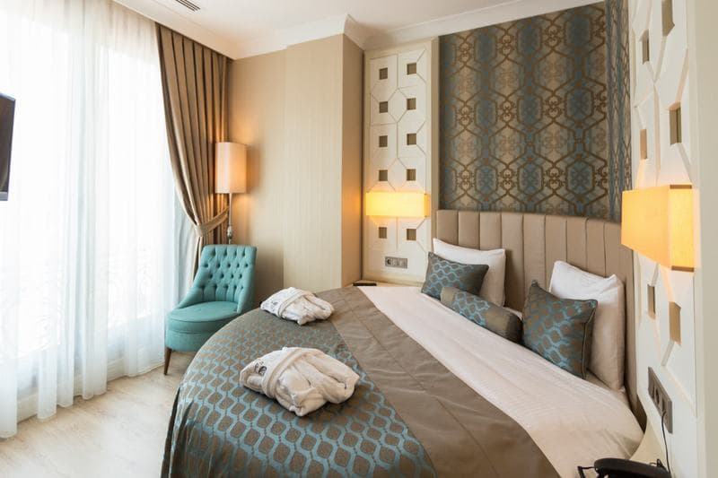 The Grand Mira Hotel 5