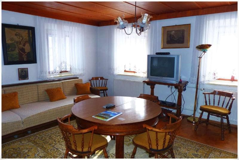 Guest House Zotlar main