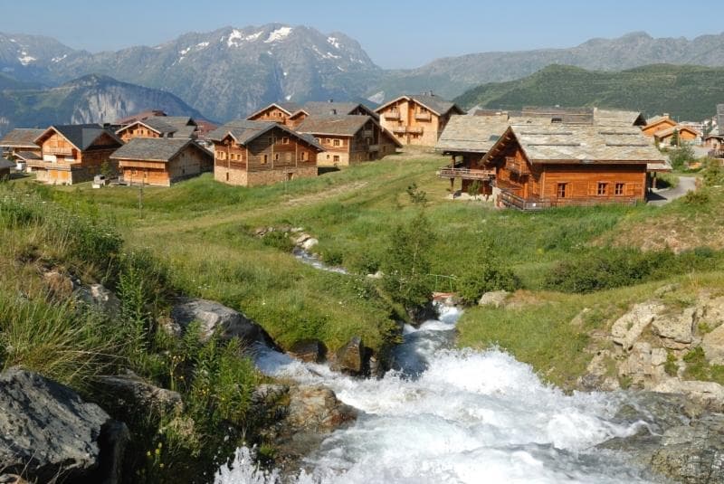 Madame Vacances Les Chalets de l'Altiport 4