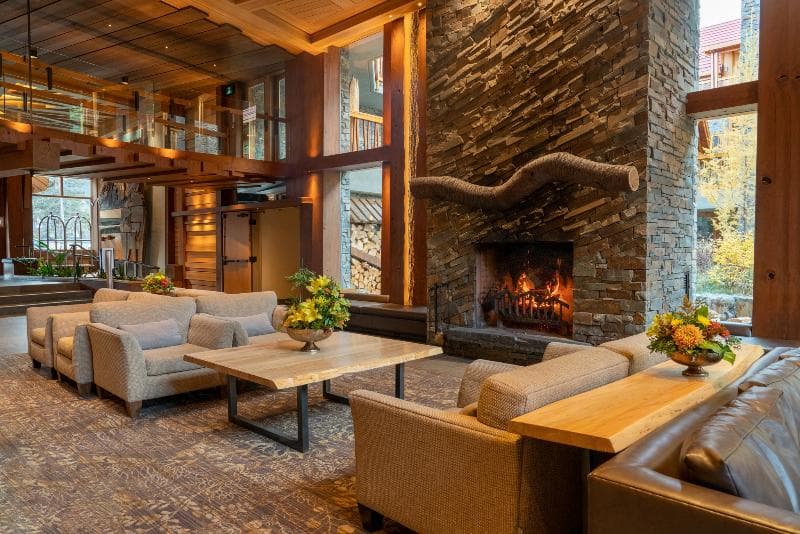 Moose Hotel & Suites 2