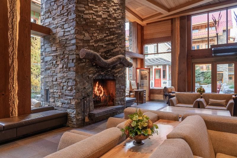 Moose Hotel & Suites 4