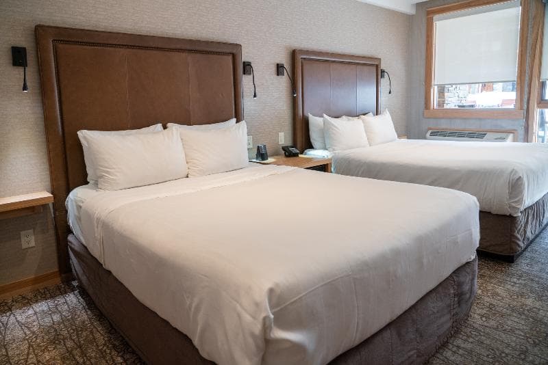 Moose Hotel & Suites 5