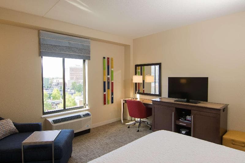 Hampton Inn & Suites Tulsa Downtown 4