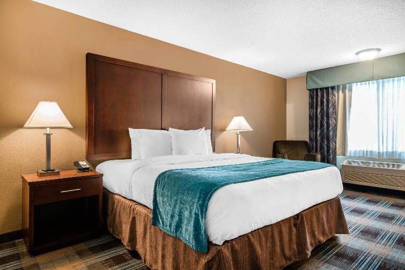 Clarion Inn Tacoma photo 1