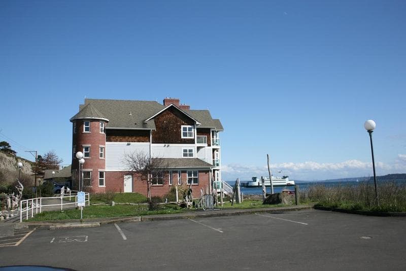 The Tides Inn & Suites 3