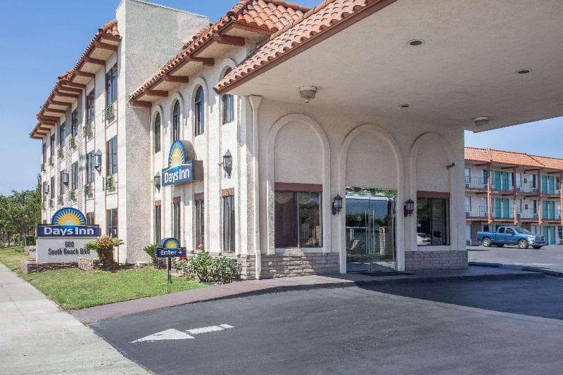 Days Inn by Wyndham Anaheim Near the Park photo 1