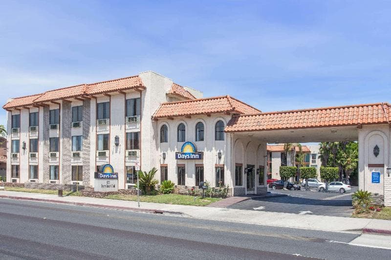 Days Inn by Wyndham Anaheim Near the Park 2