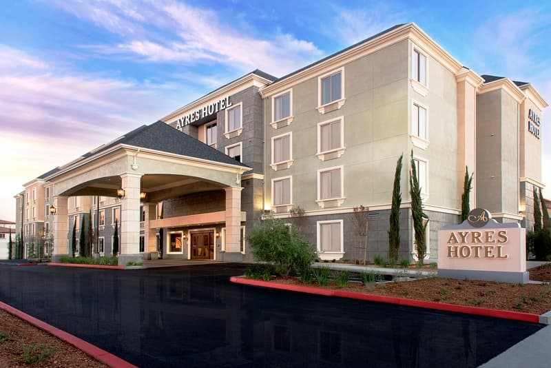 Ayres Hotel Fountain Valley 2