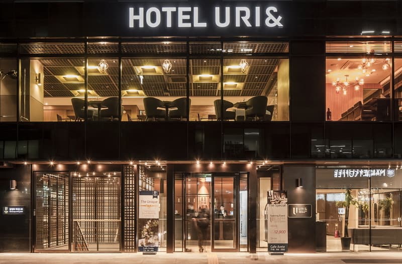 Hotel Uri& 3