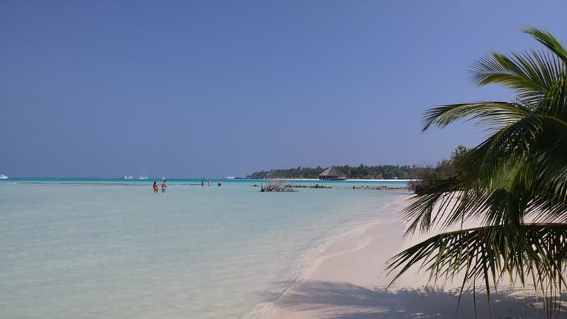 The Crown Beach Hotel 4