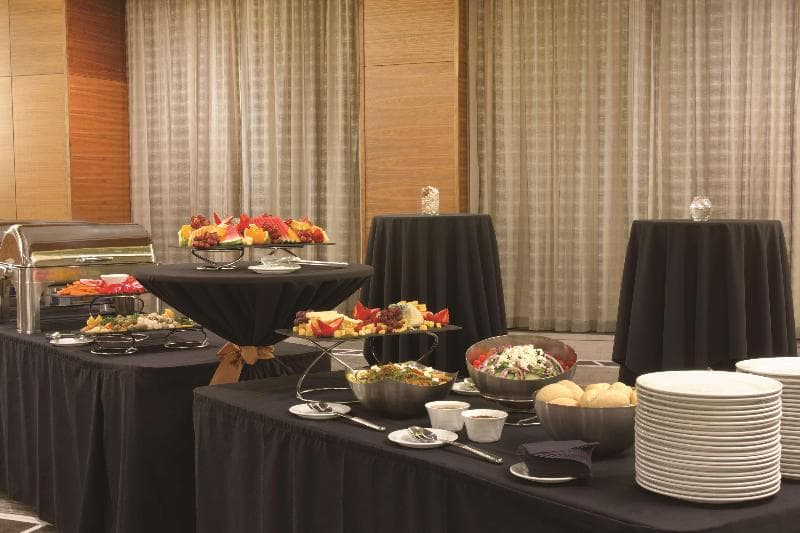 Radisson Hotel Conference Center Calgary Airport photo 1