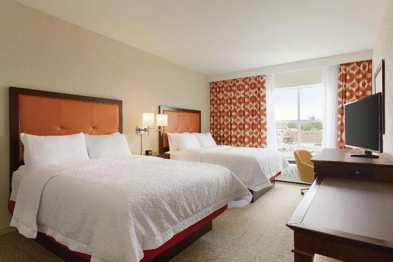Hampton Inn St. Albans photo 1