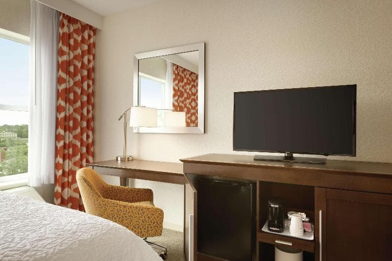 Hampton Inn St. Albans 3