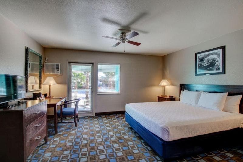 The Nautical Beachfront Resort 2