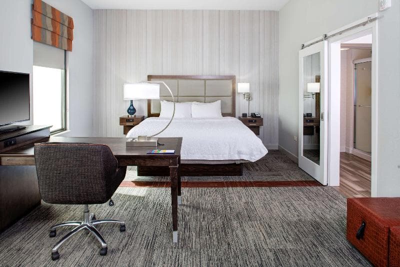 Hampton Inn & Suites Pittsburg Kansas Crossing photo 1
