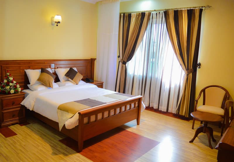Red Ruby Hotel 5