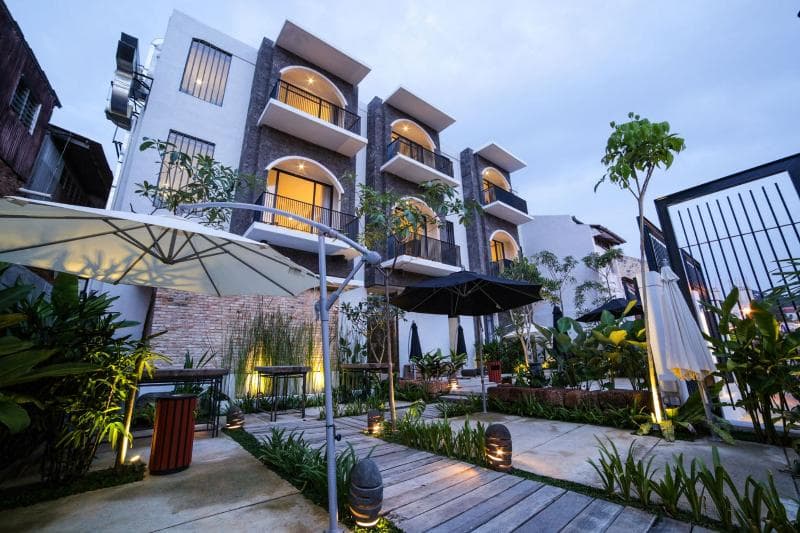 1825 Gallery Hotel 2