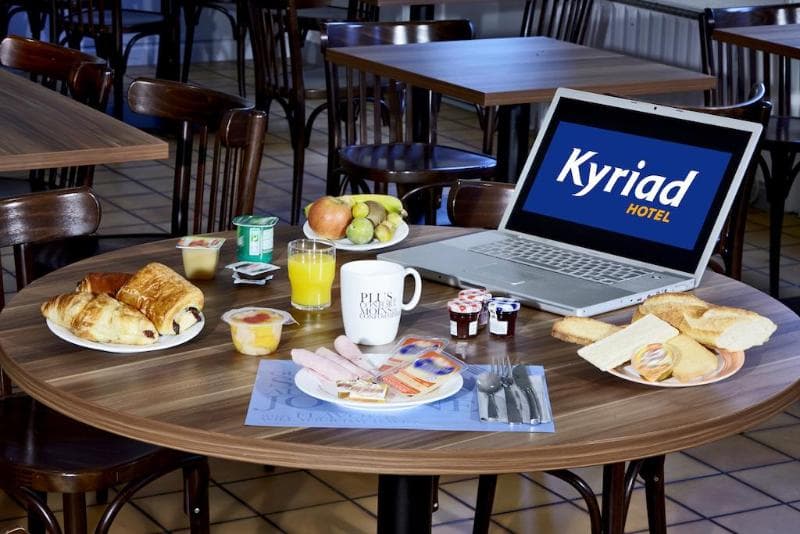 Kyriad Hotel Laval 5